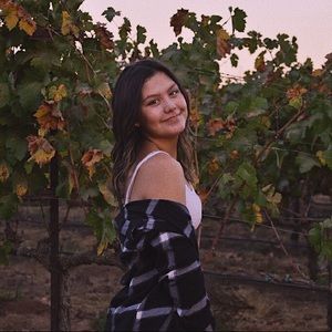 Meet your Posher, Olivia